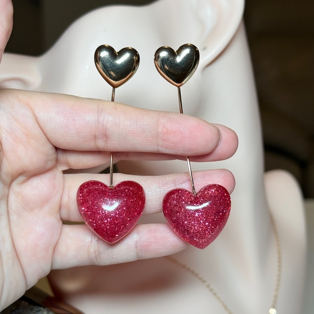 ⚜️ Valentine’s Love | Red Heart Drop Earrings - Picture 9 of 9